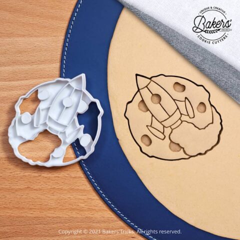 Emporte-pièce pour pâtisserie sur le thème de l'Espace en forme de fusée