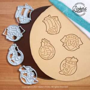 Emporte-pièces pour pâtisseries sur le thème des vikings en forme de bouclier et haches, chope ( corne ), drakkar et serpent de mer