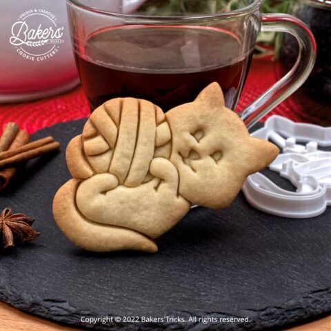 Emporte-pièce pour pâtisserie sur le thème des Chats en forme de chat qui joue