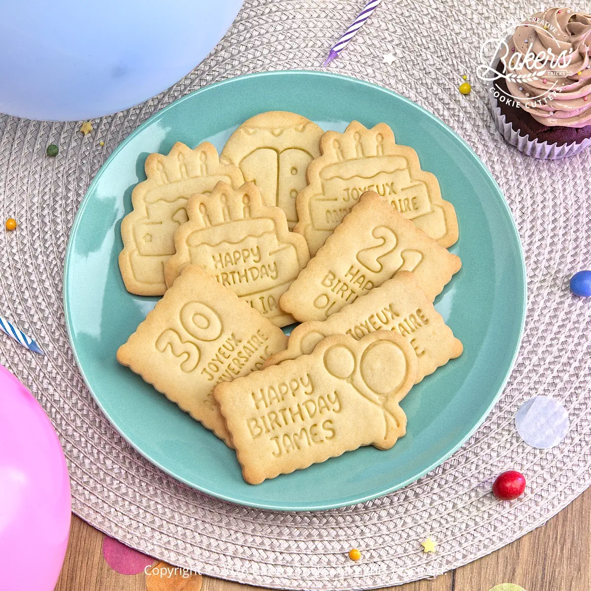 Collection d’emporte-pièces biscuits anniversaire personnalisés avec prénom. Différents modèles Happy Birthday, Joyeux Anniversaire, âge personnalisé, gâteau et ballons pour créer facilement des biscuits d’anniversaire maison.