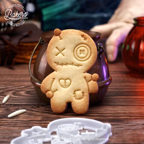 Emporte-pièce pour biscuit sur le thème d'Halloween en forme de Poupée vaudou