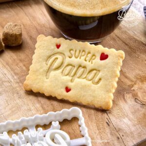 Biscuit sablé Super Papa réalisé avec emporte-pièce rectangle Bakers’Tricks idée cadeau fête des pères