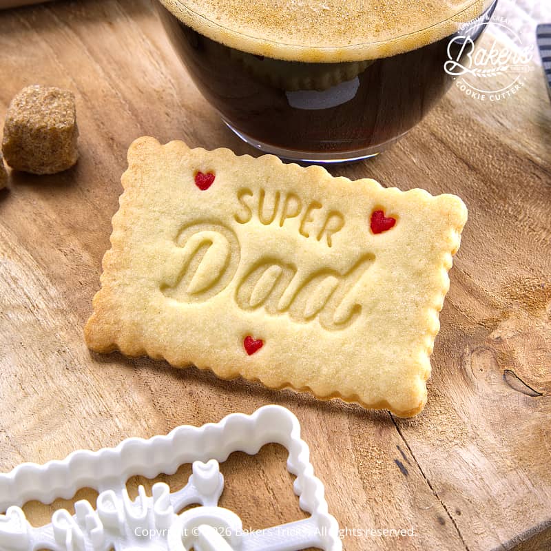 Biscuit Super Dad réalisé avec un emporte-pièce Bakers’Tricks pour la fête des pères