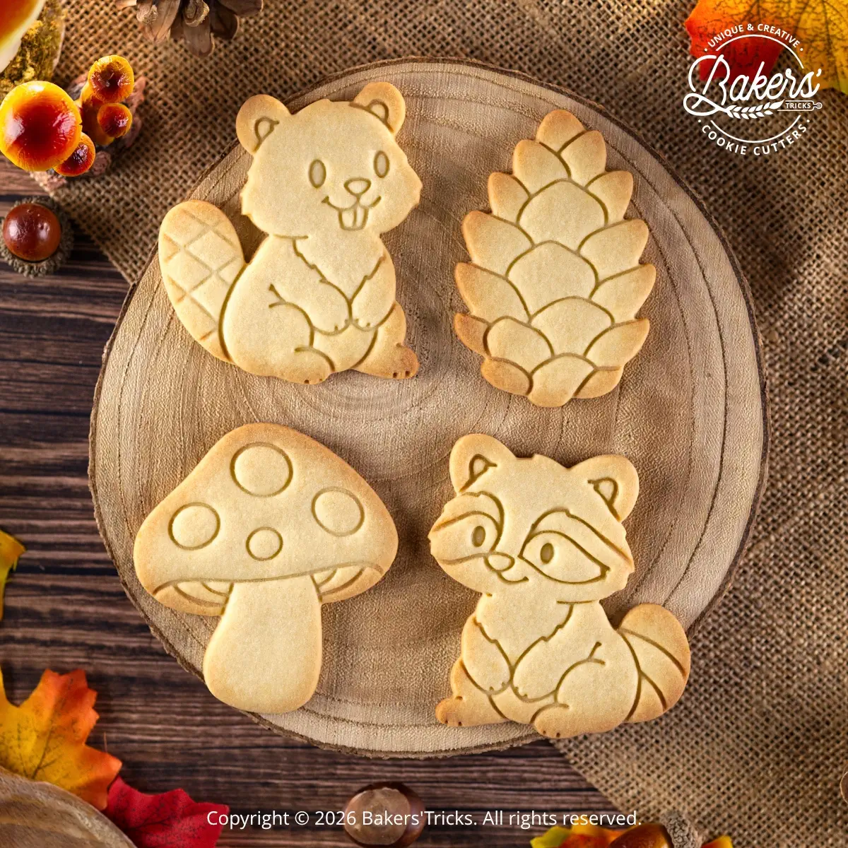 Biscuits sablés réalisés avec la collection Automne N°2 Bakers'Tricks : castor, raton laveur, pomme de pin et champignon.