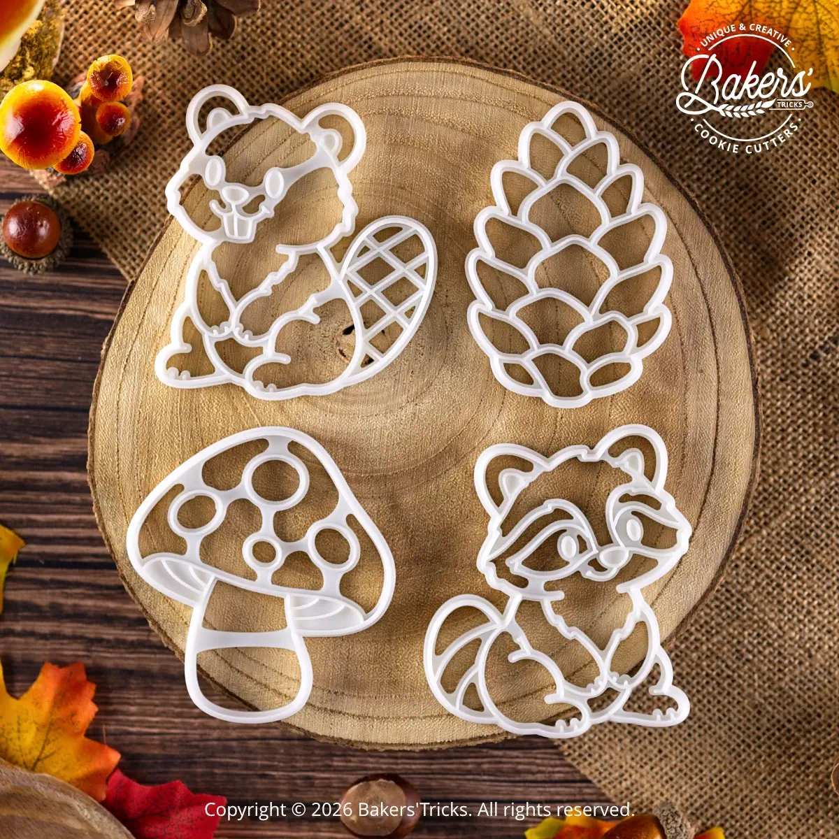 Collection d'emporte-pièces Automne N°2 Bakers'Tricks : castor, raton laveur, pomme de pin et champignon.